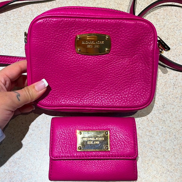 MK magenta purse and wallet set - Picture 1 of 4